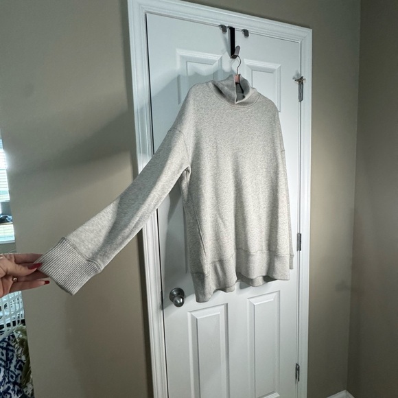 Ralph Lauren Light Gray Turtleneck Sweater - Picture 5 of 9